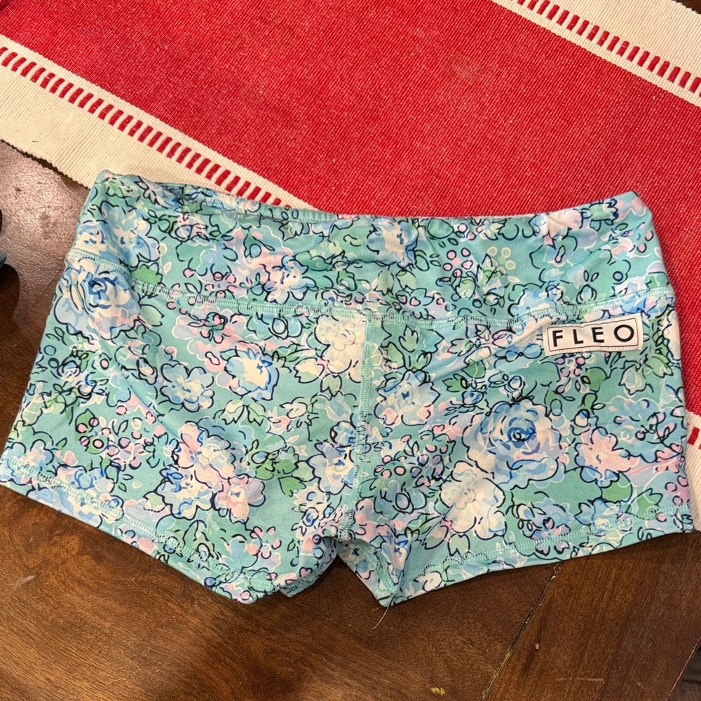 Fleo Women's Floral Green and Blue Athletic Shorts Low Rise Contour